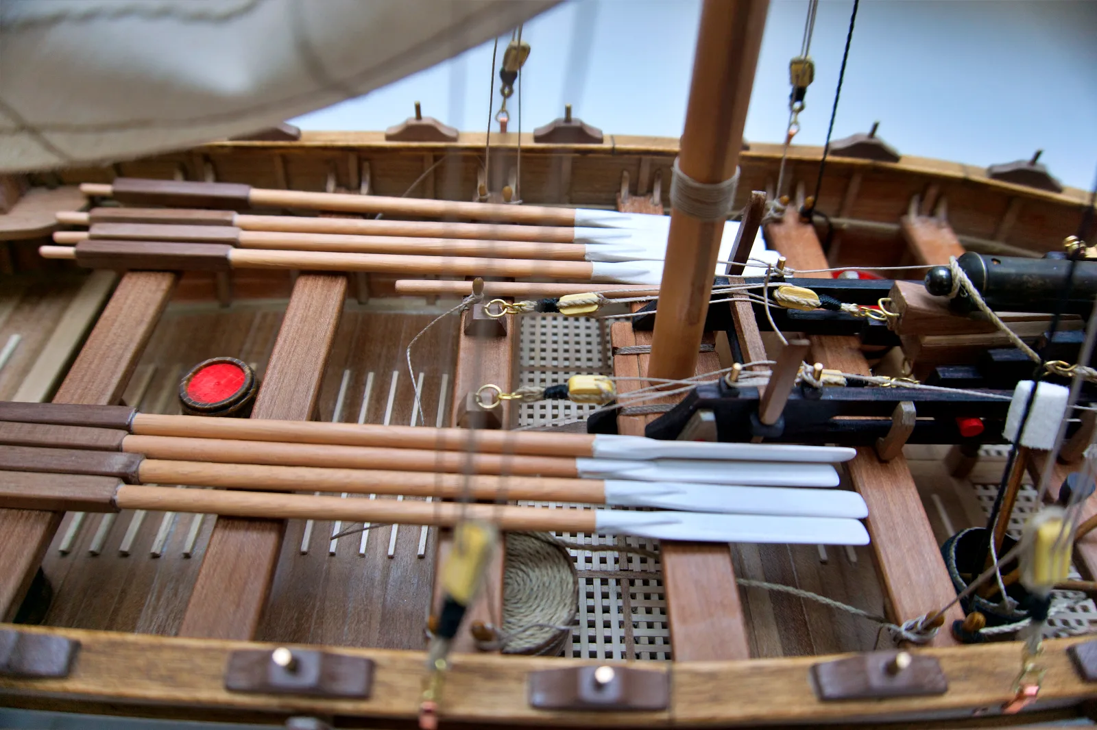 Armed Launch, Oars