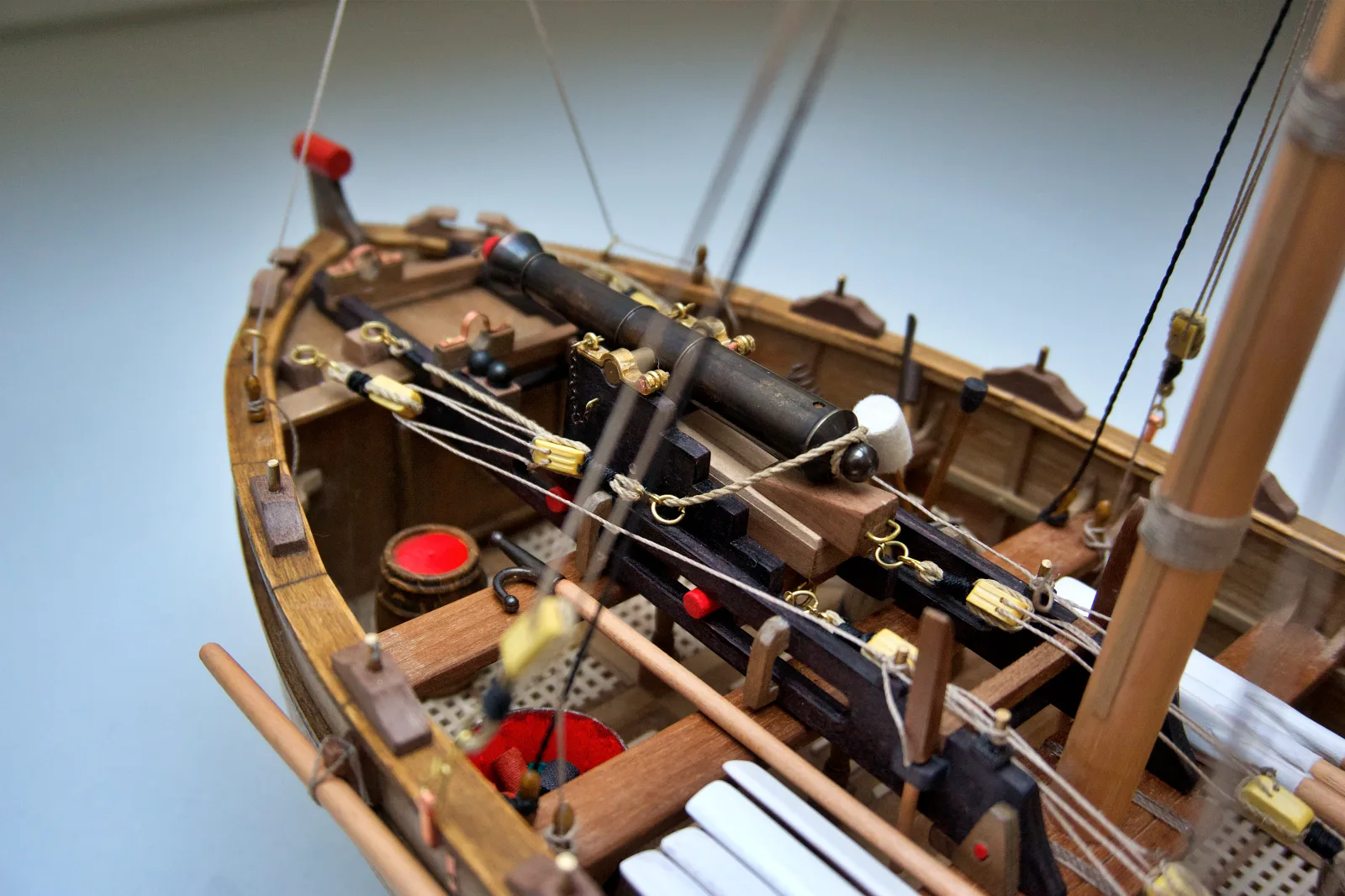 Armed Launch, Bow