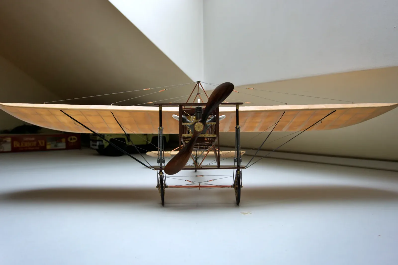 Bleriot Xi, Front