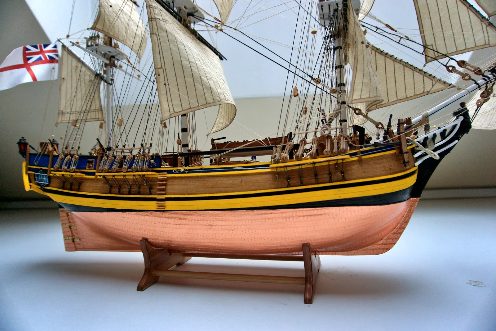Bounty, side