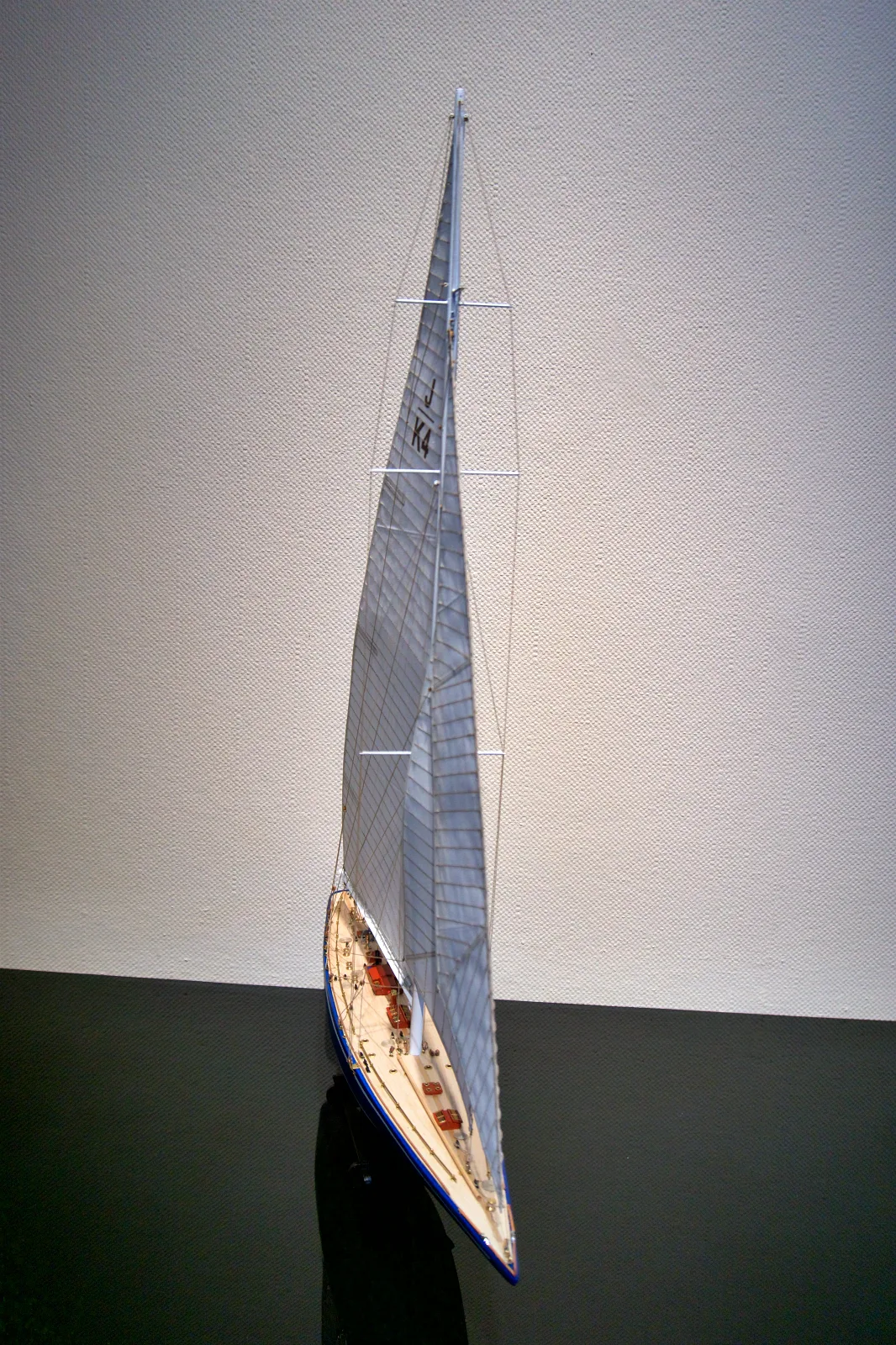 Endeavour, Front