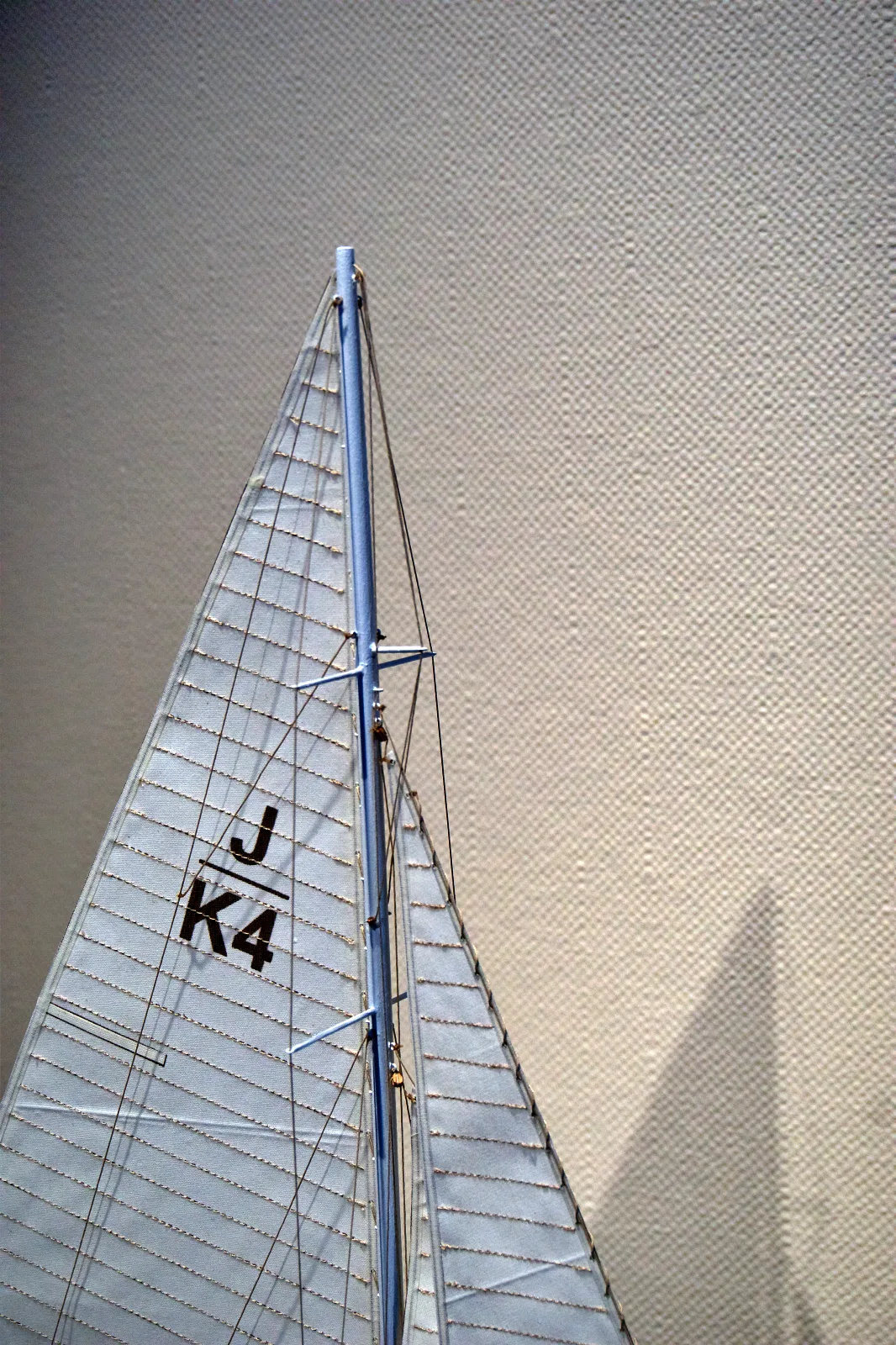 Endeavour, mast