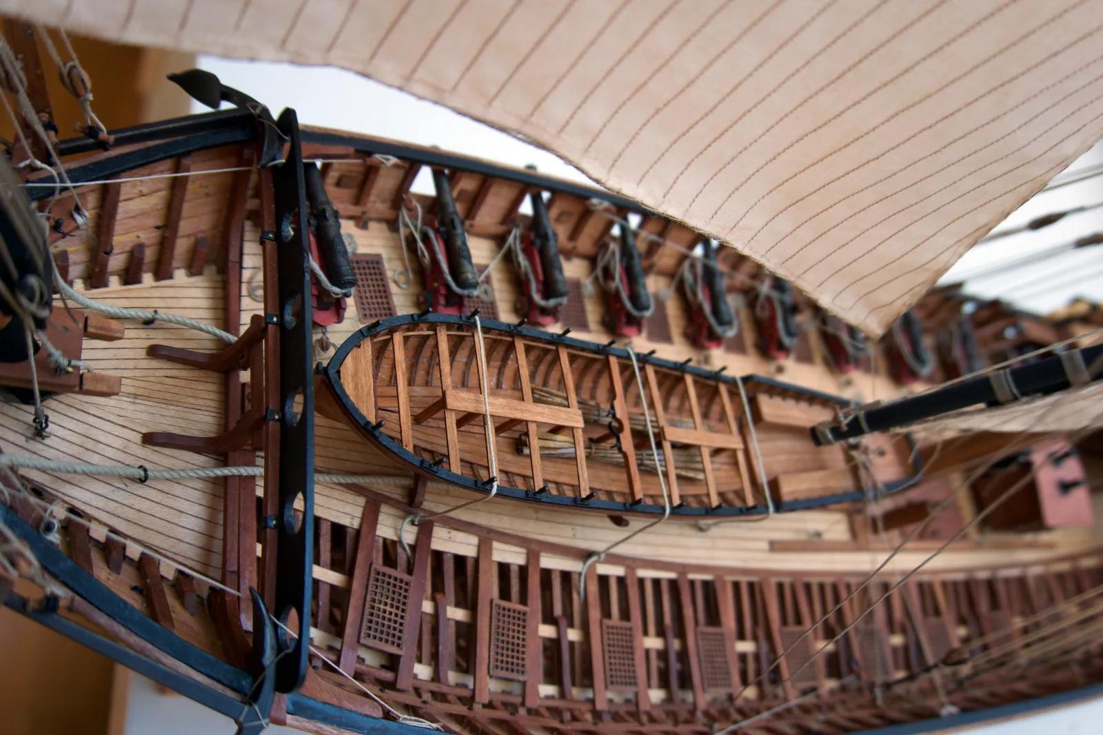 Le Requin, pinnace
