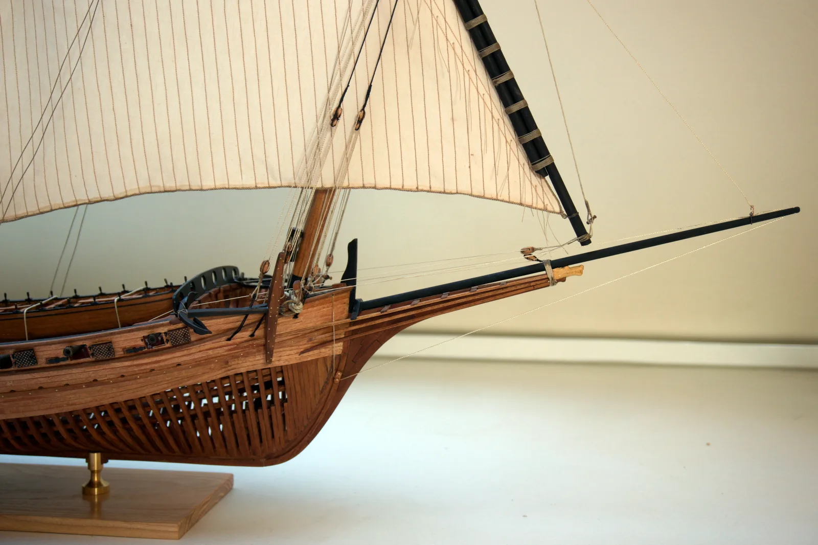 Le Requin, side